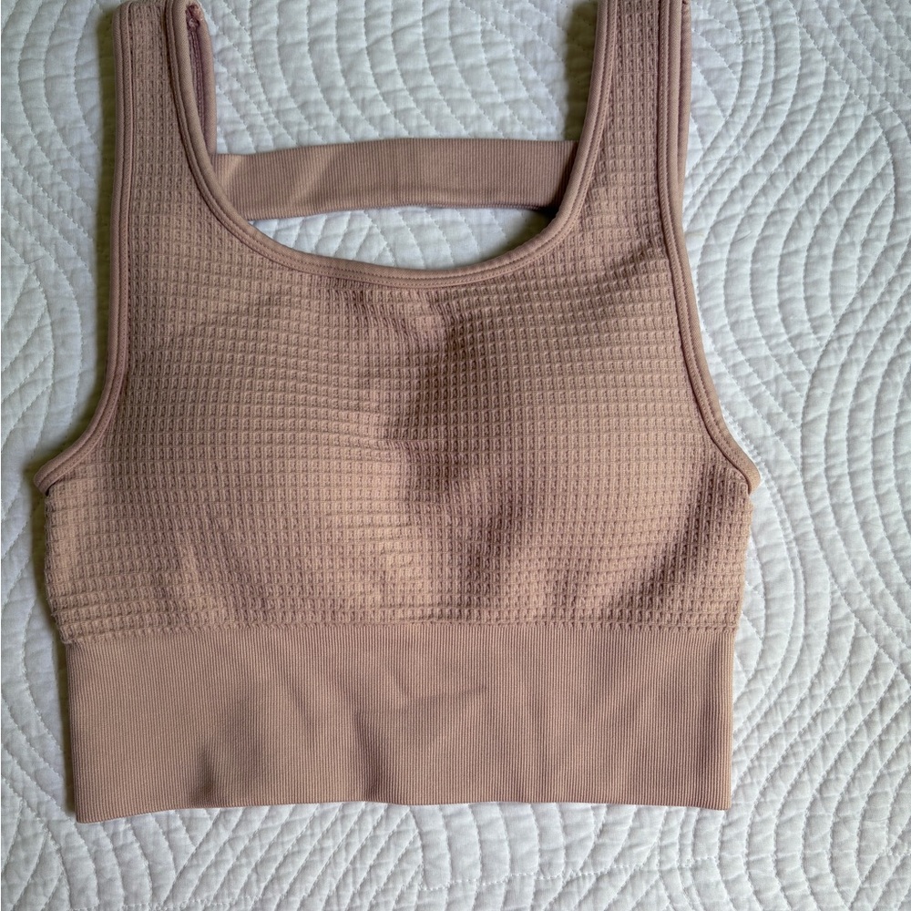Yogalicious Pink Seamless Sports Bra with Waffle-Knit Texture